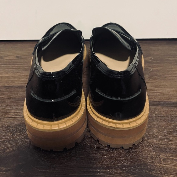 Vince Camuto Patent Leather Loafers, Size 8.5- USED IN GOOD CONDITION - Picture 2 of 5